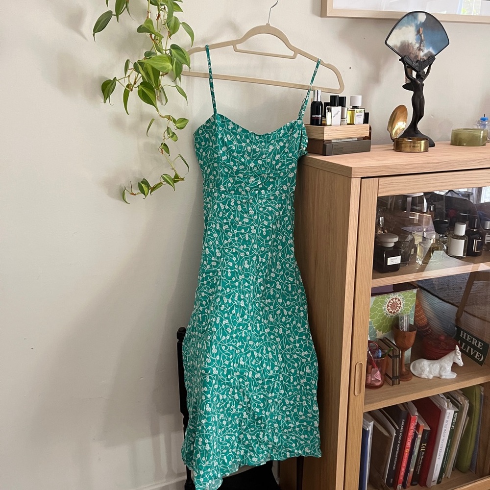 Realisation Par Ivy S Green Floral Spaghetti Strap Dress